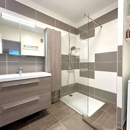 Apartamento T3 Face à Avec Terrasse Et Parking Privé, 4 Couchages - Fr-1-245-97 *